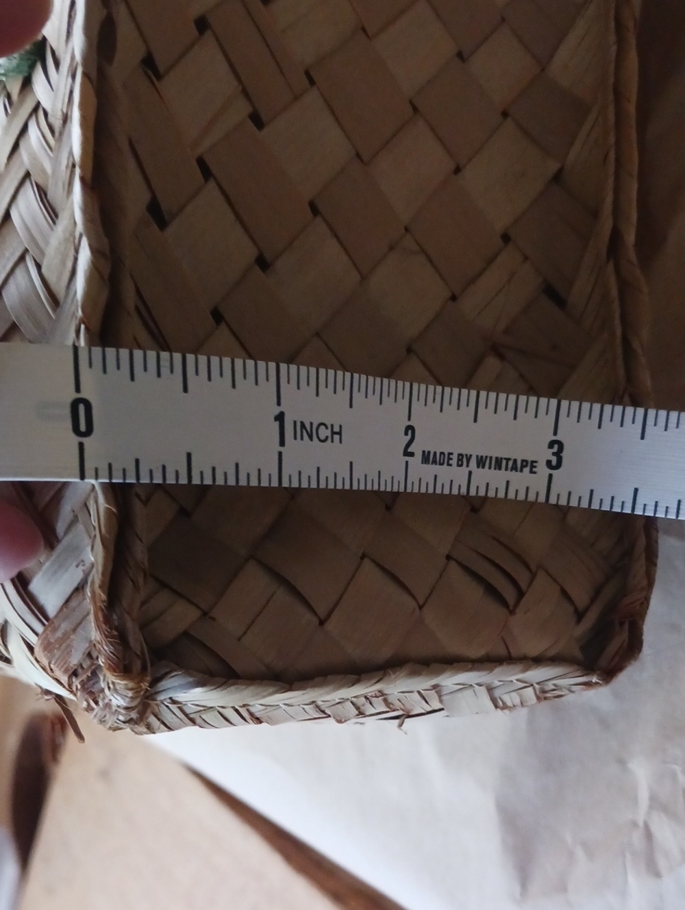 Straw Bag Vintage Yellow Flower Motif Marked "U.S. Nassau" - Picture 7 of 9